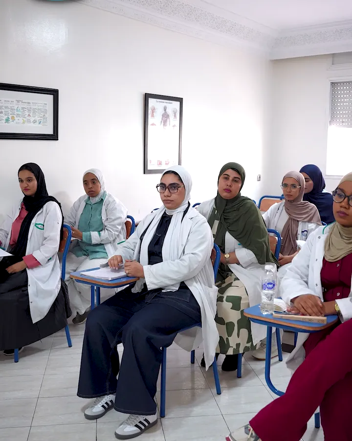 طالبات في قاعة الدرس بـ ESSP